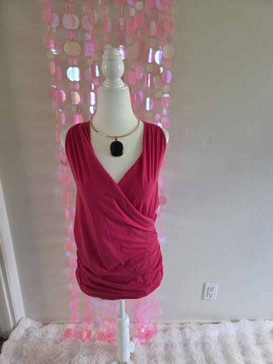 VENUS Tops - VENUS Magenta Sleeveless Surplice Camisole